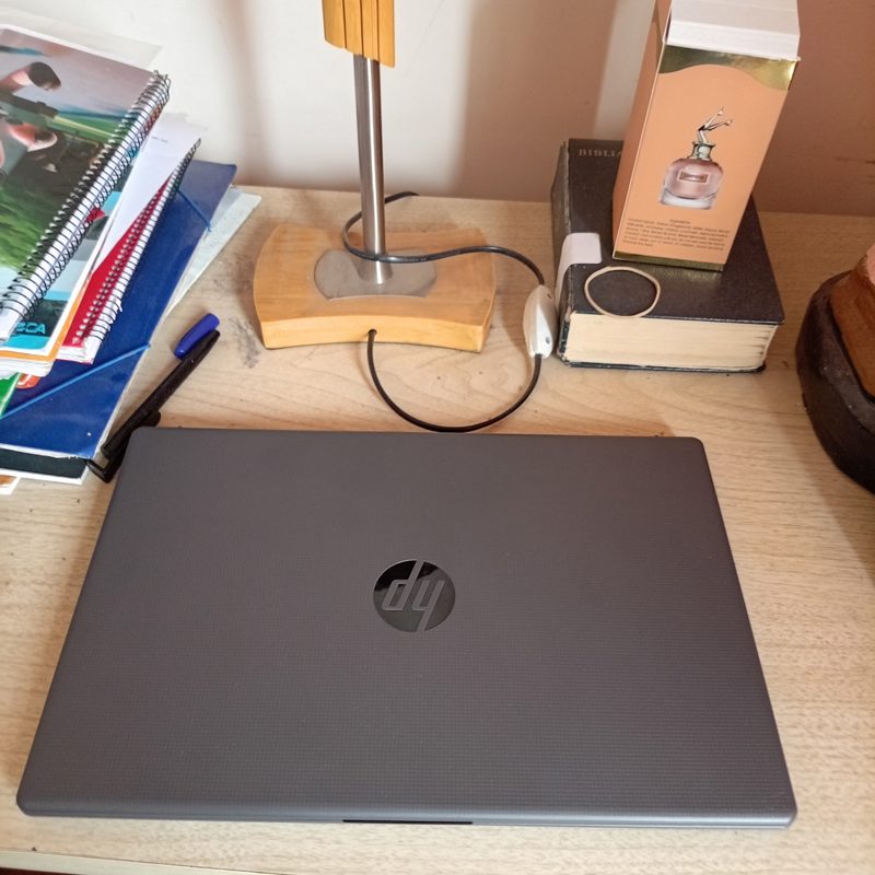 Vendo Notebook hp 205
